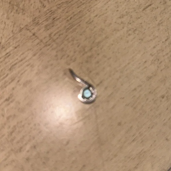 10k White Gold Blue Topaz Pendant - Picture 3 of 3